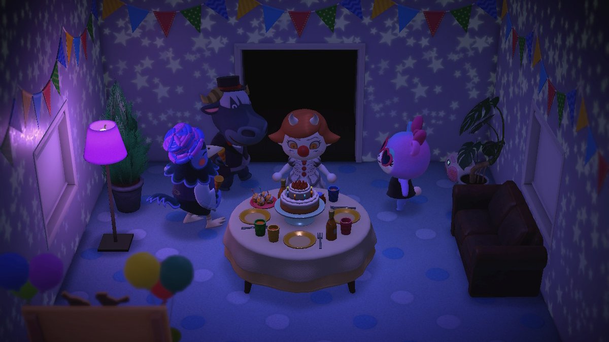 redth0rne's tweet photo. im crying, judy threw me a birthday party but im dressed as pennywise https://t.co/veJ49BWR4t