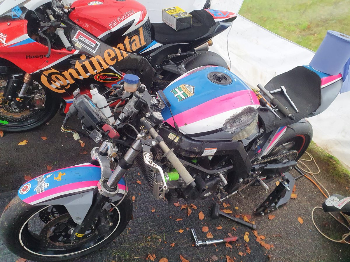 PatchRacing's tweet photo. from zero to hero.. a highside crash whilst leading in race one, repairing the bike and then going on to winning race two.. 😁🏁🏆
#PatchRacing #colinjbrownltd #RSRacing57 #continentaltyres https://t.co/vijIIU9fQA