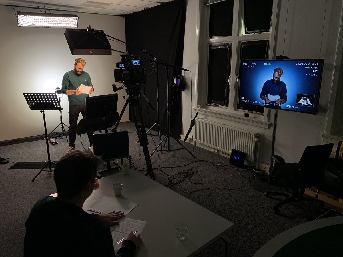 In onze hpm-studio op locatie Heideheuvel mediapark draaien we Explainer video’s  voor <a href="/nosop3/">NOS op 3</a> die momenteel #1 trending op YouTube staan. <a href="/videoproductie/">hpm</a>