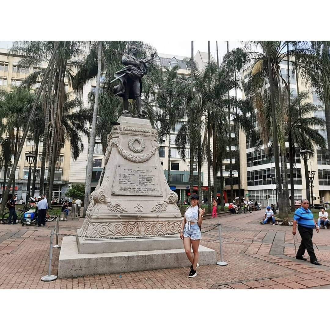 karenespigo's tweet photo. Hace un año en Cali 🥰... Quiero volver 🇨🇴📸 #Ferandme 💙❤️‼️ https://t.co/UIDY2Zg9aH