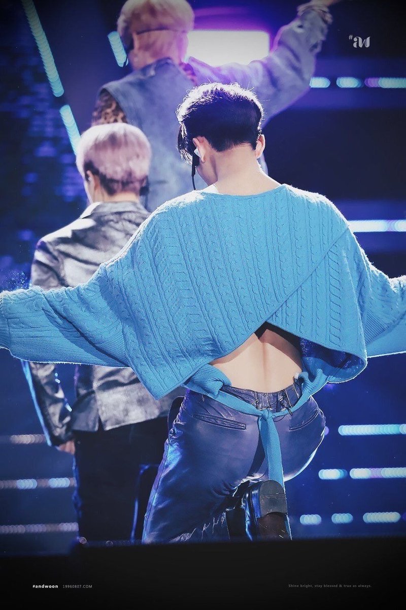 back by popular demand: the sweater - a brief but breathtaking thread  #SF9    @SF9official