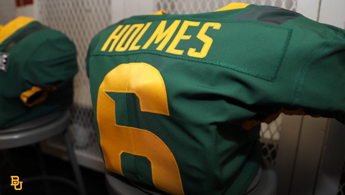 BUFootball's tweet photo. Today’s fit 🟩🟩🟩

#BUiltDifferent | #SicEm https://t.co/XMOnZ7Yo7W