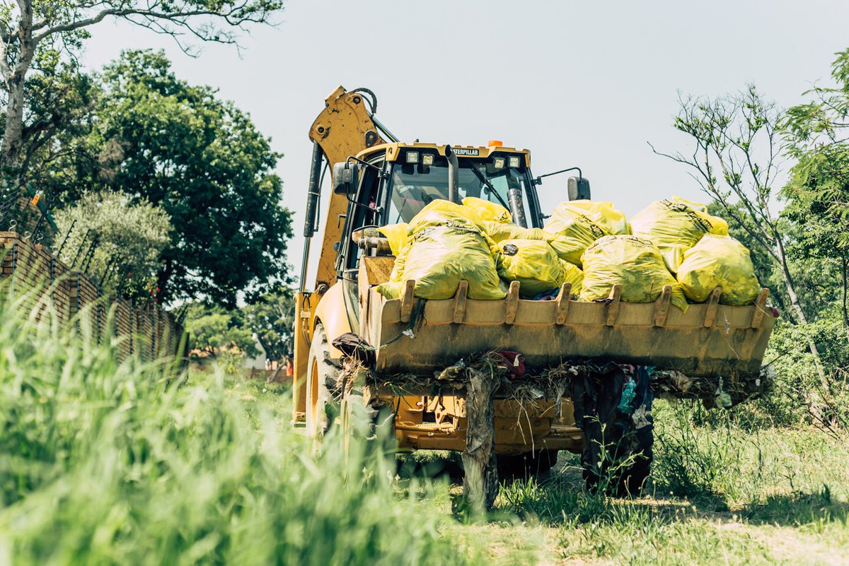 Ryno_Griesel (@ryno_griesel) on Twitter photo #Pretoria throws down the trail-cleaning challenge... <a href="/Wolwespruit_MTB/">Wolwespruit_MTB</a> community says... hold my <a href="/DevilsPeakBeer/">Devil's Peak Beer Company</a> - thanks to all who joined our first <a href="/Salomon_SA/">Salomon South Africa</a> #PLOGGA -we filled 250 #SupaMama bags from the upper Wolwespruit above our park 🙌🏻 📷 <a href="/TerenceVrugtman/">Terence 'ActionMan' Vrugtman</a> #Pretoria throws down the trail-cleaning challenge... <a href="/Wolwespruit_MTB/">Wolwespruit_MTB</a> community says... hold my <a href="/DevilsPeakBeer/">Devil's Peak Beer Company</a> - thanks to all who joined our first <a href="/Salomon_SA/">Salomon South Africa</a> #PLOGGA -we filled 250 #SupaMama bags from the upper Wolwespruit above our park 🙌🏻 📷 <a href="/TerenceVrugtman/">Terence 'ActionMan' Vrugtman</a>