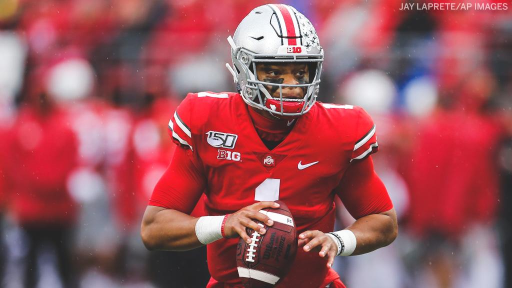 SportsCenter's tweet photo. Justin Fields was nearly perfect in the first half 🎯 

♨️ 12/13 Comp/Att
♨️ 233 Total Yds
♨️ 1 TD https://t.co/YueIR0f0ar