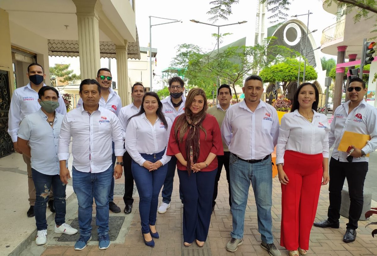 manabi_union's tweet photo. Grata visita de nuestra candidata a la Vicepresidencia la Doctora Katherine Mata en donde compartió idea y plan de trabajo con nuestros candidatos a la #Asamblea por la provincia de #Manabí.
#UniónEcuatoriana #Listas19 #KatherineVicepresidenta #Elecciones2021 #GenteNueva https://t.co/I1VgTVUx1W