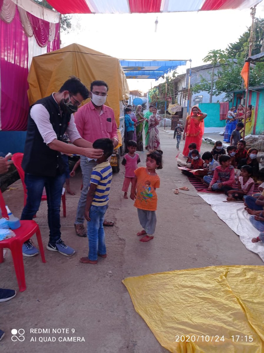 amankhanjugnu's tweet photo. *Under the "Nine Days of Safety" program, the book "Baat Apni Suraksha Ki" focused on the safety of children and Masks & Sanitizer were also distributed to children for Safety against corona.*
#MajorAmitEducationSociety #ChildAbusePrevention #celebrateforacause
#Dist3040 https://t.co/KtZM5ro4ca