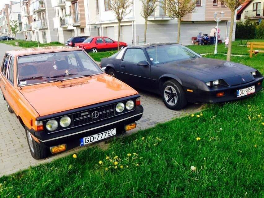 BlogPinkBlonde's tweet photo. How many classics can you see?
#Camaro - the most wonderful, #Polonez, #Sierra in the back.
https://t.co/OfQ7ODnyph https://t.co/xUDJdSkeYH