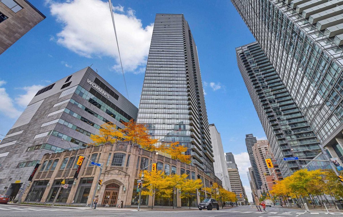 adeelwaris83's tweet photo. New Listing! $1,099,900.00, 4BR, 2BA, #1010 832 Bay St, Toronto, ON M5S 1Z6, Full Details https://t.co/UMVIGosoCC https://t.co/8hMpZi3YHP