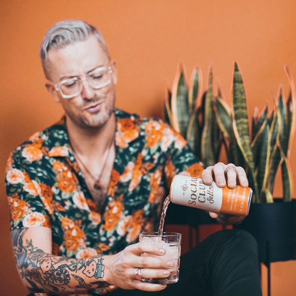 Social Club on the rocks. Always a good move.

📸: @samuelanthony