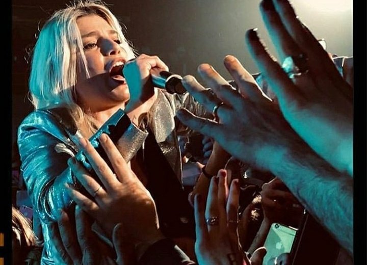 intomeyousee_'s tweet photo. io ti tengo stretta forte, 
lo farò una vita intera💫❤
#emmadallatuaparte 

@MarroneEmma always🖇 https://t.co/QtufUAXp2H