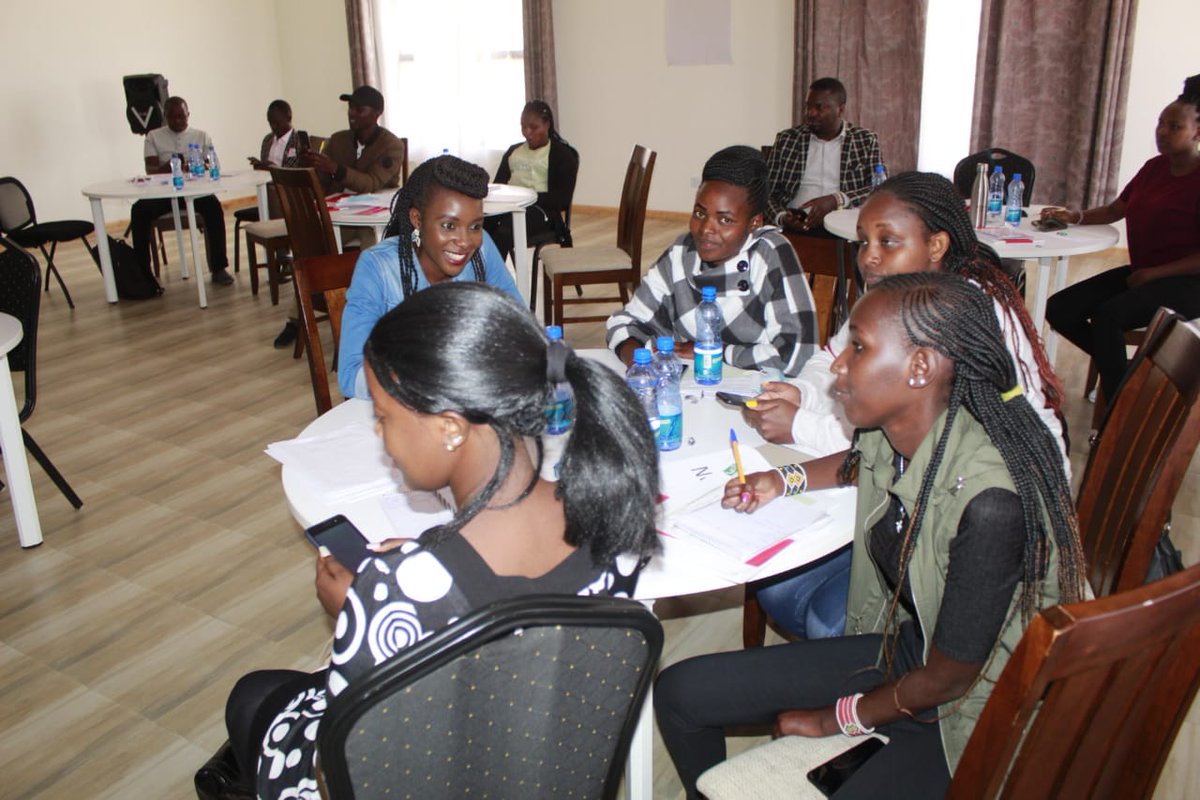 Saniz_M's tweet photo. Youths engaging in advocacy and Social Responsibility training forum in Narok. 
#NarokYouthparliament 
@Amref_Kenya 
@KuluoGeorge 
@lekishonE 
@Samkitungat1 
@Ole_Lekuta https://t.co/EAuHj6NXSx
