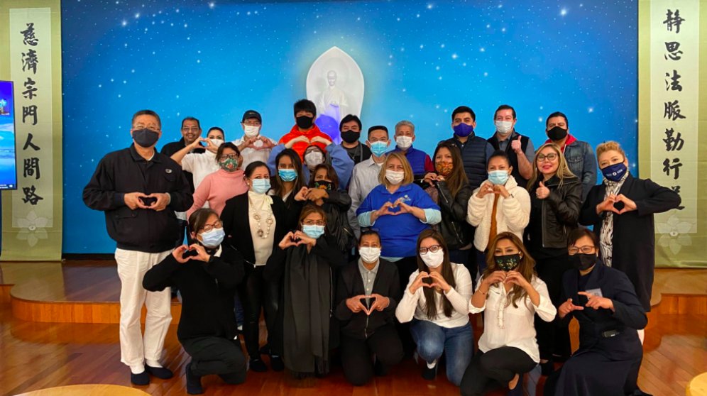TzuChiNY's tweet photo. Last weekend, volunteers from Brigada de Esperanza NY + Club Guerreras NY began a 3-week training session for the #See2Succeed ๐ program at @TzuChiNYโs #Flushing office. Tomorrow, we'll learn more - and work together for better #VisionCare in#NYC ๐ฝ. https://t.co/V2pPdHmQCT https://t.co/LYNkFuhYbx