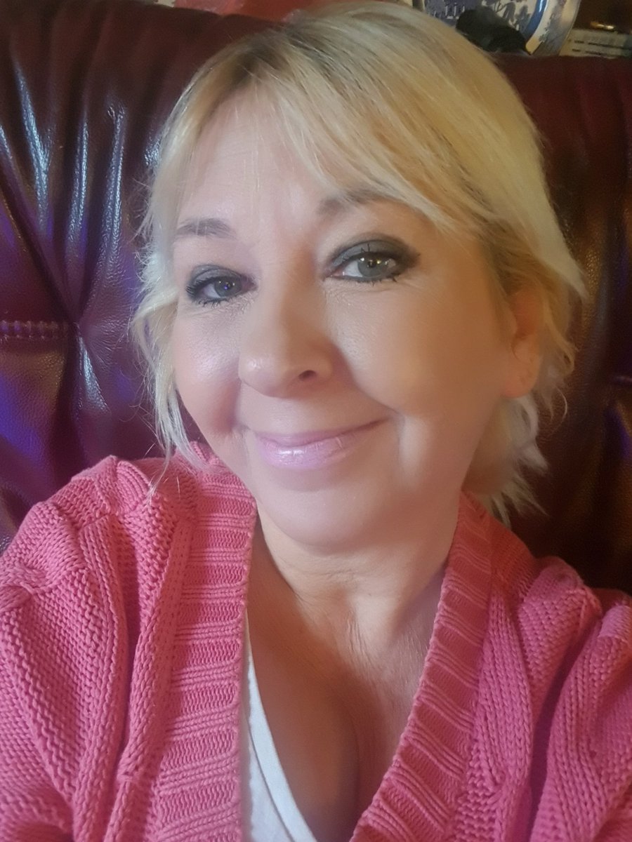 lisffc's tweet photo. Chill out time xx #chillout #lisaloops https://t.co/9Tf4nTSOoh