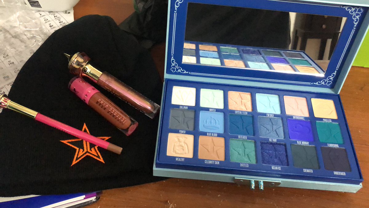 alp3677's tweet photo. Happy Halloween, @JeffreeStar style 🥺🥰 https://t.co/4gkOIOAyNj