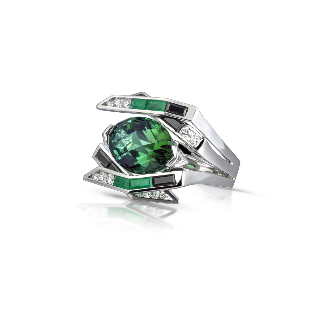 _DESIGNYARD's tweet photo. This fabulous occasion ring starts from a most unusual combination of inspiration โ the large cocktail rings of the 50โs combined with scenes from futuristic movies like Blade Runner
available @tomasz_donocik @_DESIGNYARD ๐ง info@designyard.ie #designyard https://t.co/3fq1y46GXh https://t.co/HibMHyt6P0