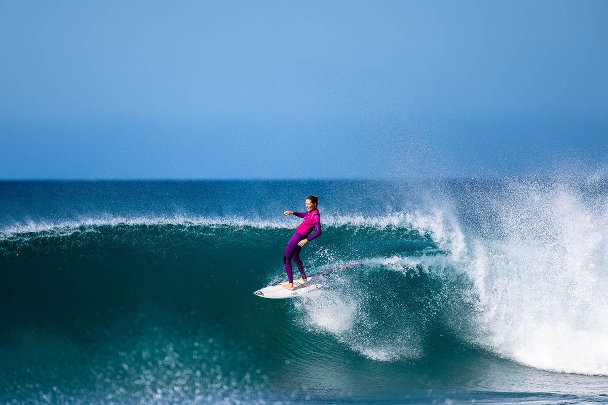 SurfersJournal's tweet photo. “Stephanie Gilmore is as free and open of a surfer as I’ve ever seen,” says Trevor Moran. “That she can go from a flowing highline to a high-performance hack on the same wave in a heat with world title implications, is revealing as to her approach and mindset to surfing.” https://t.co/77BAC3uuX0
