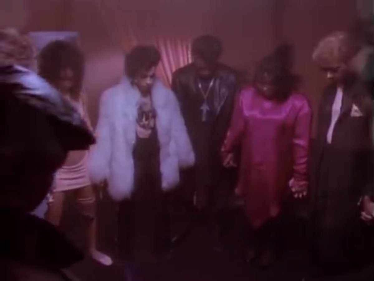 When MTV dropped the UGTL video, I was mesmerized. It had only been a little over a year since I saw Prince & Wendy in the stark video for “Kiss,” so this was my 1st real look at Prince’s new band!