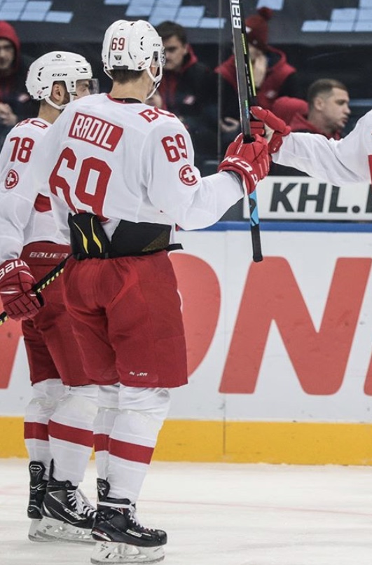 geargeekhockey's tweet photo. Lukáš Radil using a Nexus GEO, which is right in line with the 2N Pro he used while playing for the Sharks. He has also refused to give up on the Vapor 1X 2.0 skates for the time being.
📸: @spartak_hc (IG)
#SJSharks #HCSpartak https://t.co/pVuGtVHaDI