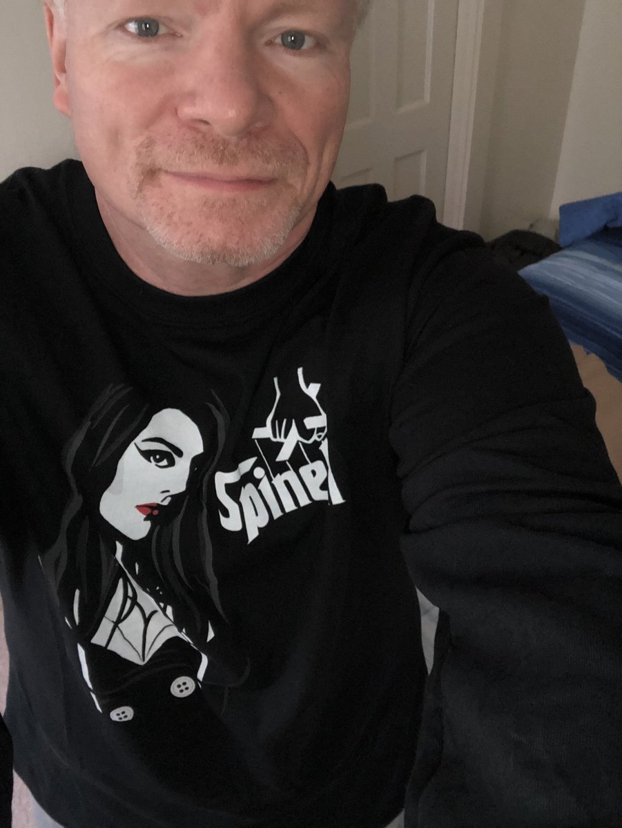 Chris_Moertl73's tweet image. Some shirts are so awesome, you get ‘em in long sleeve, too!
I mean, it is fall. 🍁 

Received this today from @OneHourTees Get your @Kc_Spinelli l/s shirts now. Code 2MIL gets you 20% off until midnight tonight CST.

prowrestlingtees.com/wrestler-t-shi…

#SupportTwoScoops