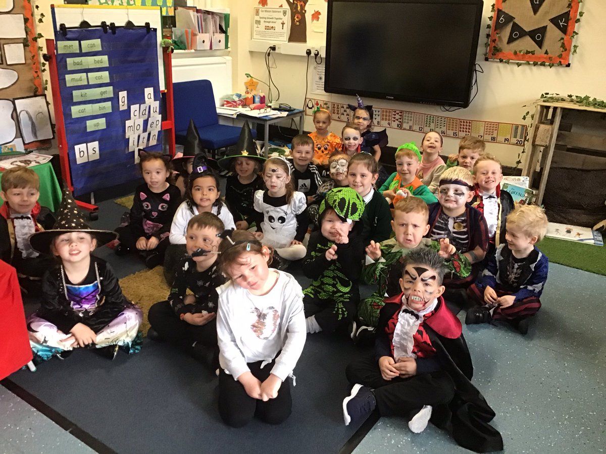 sjvblackpool's tweet photo. Spooky dressing up day in Class RM!!!🧙‍♀️🧙‍♂️🧟‍♀️🧟👻🎃#SJVClassRM #Reception2020 https://t.co/ZetdS1EpqP