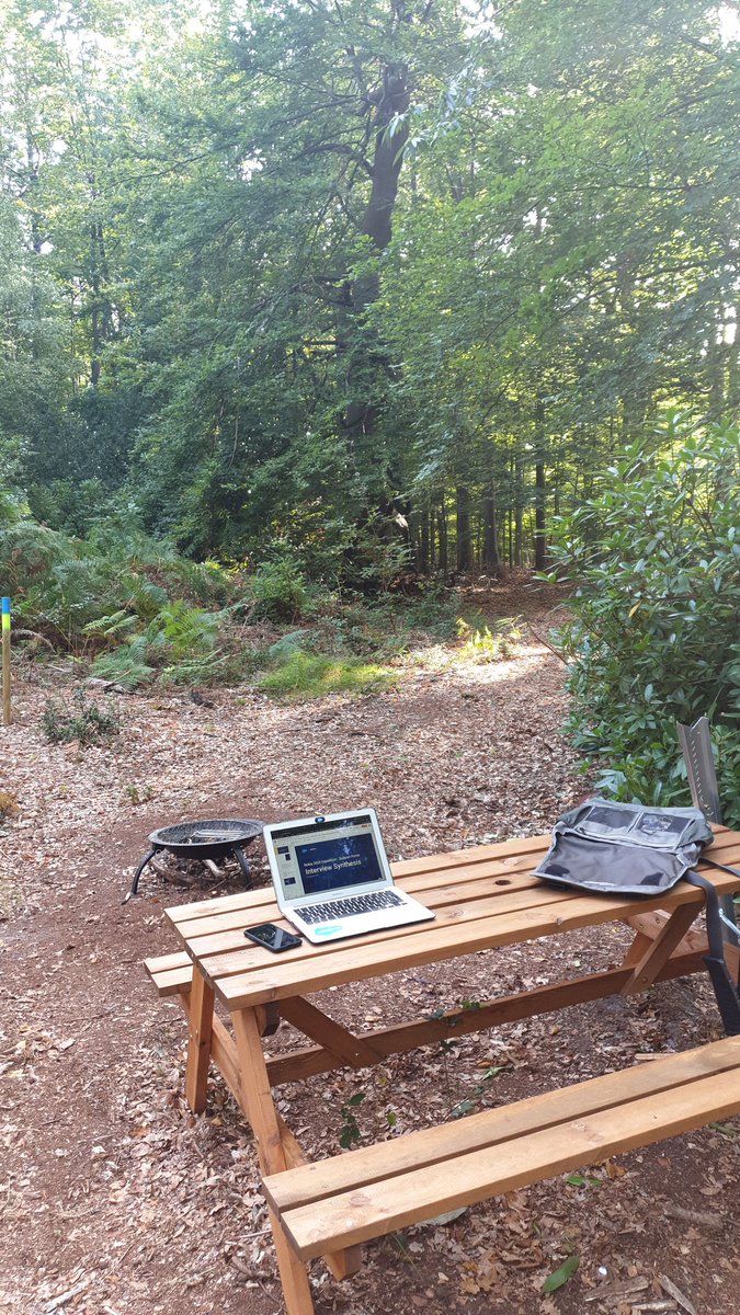 archbish's tweet photo. @RealGeneKim Try getting a new office maybe??😎#imalumberjack https://t.co/wge6hp6Foc