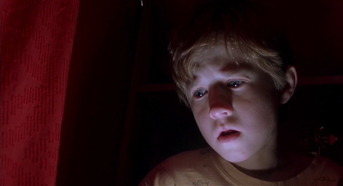 HorrorFlickss's tweet photo. The Sixth Sense (1999) https://t.co/SZwtaBBmo5