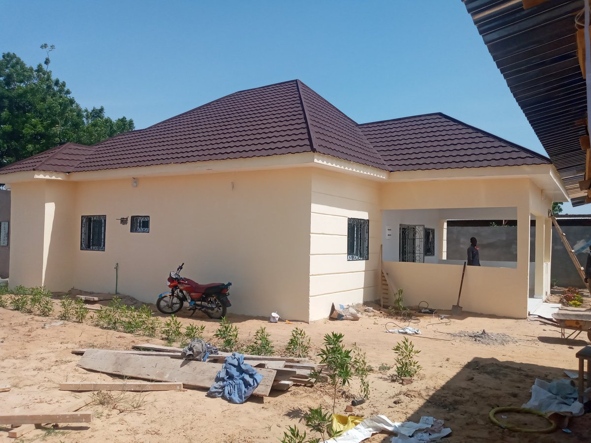 sarl_no's tweet photo. #Tchad #NoHomeless. 
Dans les couloirs de nos réalisations. 
Apprécier, vous pouvez en rêver car on peut vous le réaliser et à crédit grâce à notre partenaire Orabank. 
Il suffit d'être un salarié. Pour + d'infos, https://t.co/AErVgS0fPA 
CANTEC, le rêve tchadien devient réalité. https://t.co/1okcxFpOOI