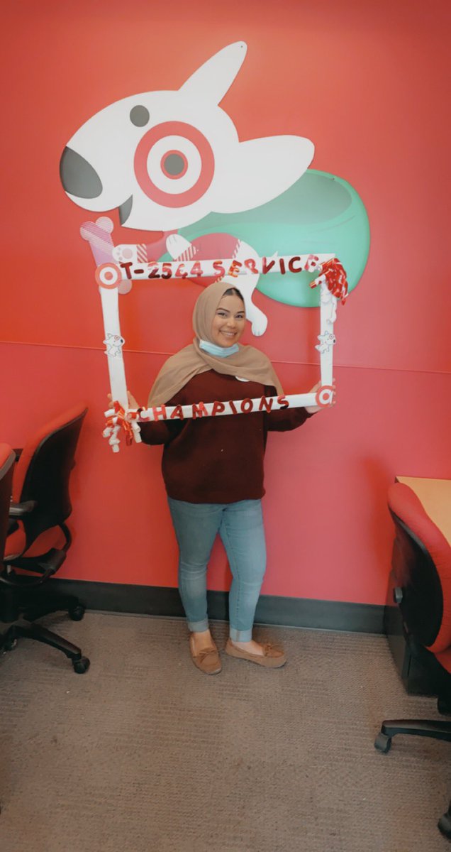 Introducing our newest #servicechampion Bilkiss our guests can’t stop talking about how fast and friendly she is! Keep up the G.U.E.S.T for our guests! @ShanaHorne12 @DuaneAtTarget <a href="/jennifernbest/">Jennifer Best</a> <a href="/garmtgt/">George Armstrong</a> @leah_smith__