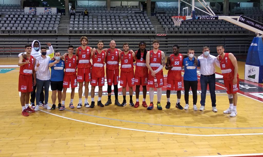 CBBenicarlo's tweet photo. Equipo LEB PLATA.
Final :
@CBPardinyes 56 VS 72 Mi Arquitecto @CBBenicarlo

Primera victoria en LEB Plata💪👏

 #Construyendoilusiones 
@Ajunt_Benicarlo @DipuEsport @VillarrealCF @Nostresport https://t.co/RPCYXOU2X1