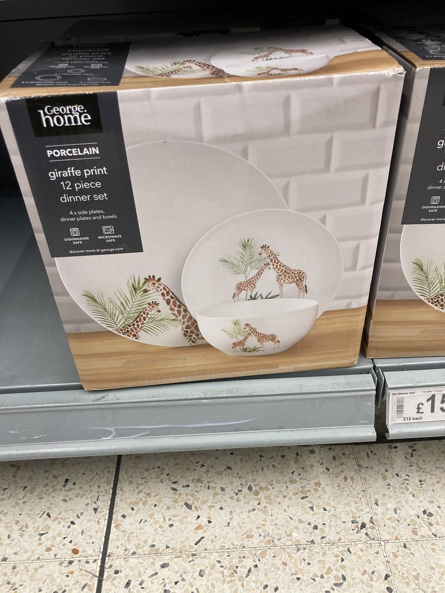 DukeHound16's tweet photo. @doug71green @FinkyDinkDesign look what dad saw in Asda yesterday - only £15 #GiraffeFans https://t.co/4mkRzk8mHf