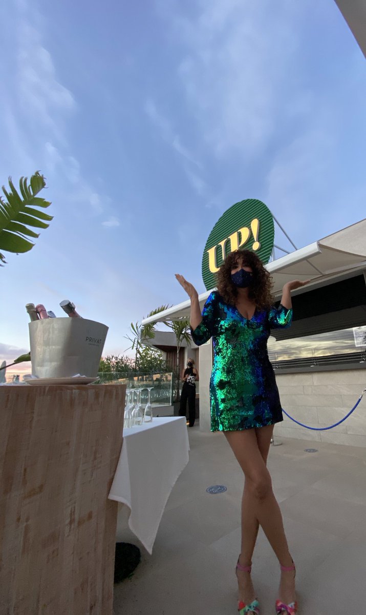 cristina's tweet photo. Up!! Up! Up! 
Me encanta la filosofía del #SpringHoteles 
Hay que ser optimistas como ellos. Por eso el hastag #BestYearEver . Por eso #Up por eso @HotelVulcano . Por eso soy feliz cuando estoy entre ellos . https://t.co/gMY5z2gUJk