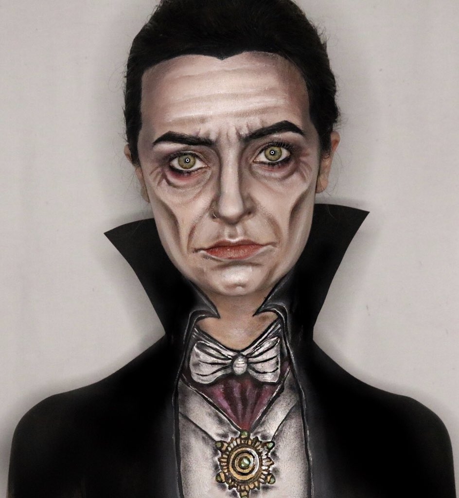 Since I work at the #horrormakeupshow at Universal, here’s my take on Bela Lugosi’s classic Dracula🧛🏻‍♂️