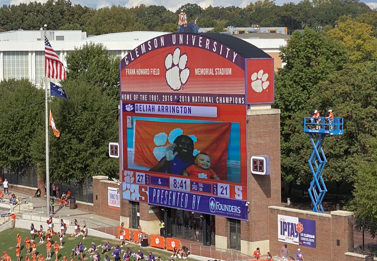 clemsonwsoccer's tweet photo. So great to see @dee_arrington on the video board this afternoon! https://t.co/gXHyzUWI41