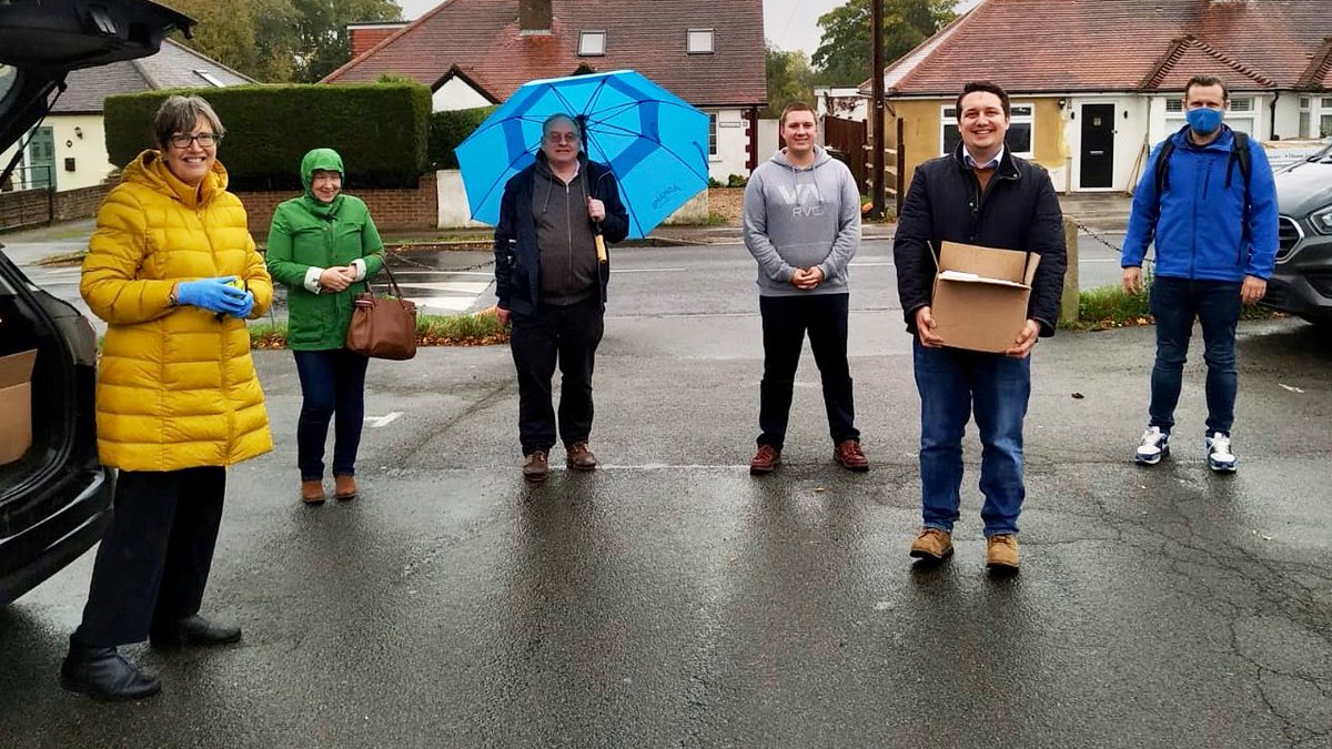 MarioCreatura's tweet photo. Great to be out today lending a hand to @mvconservatives - working with hardworking local councillors to help get their brilliant Bookham candidates elected next year! https://t.co/tcyiDCiiET