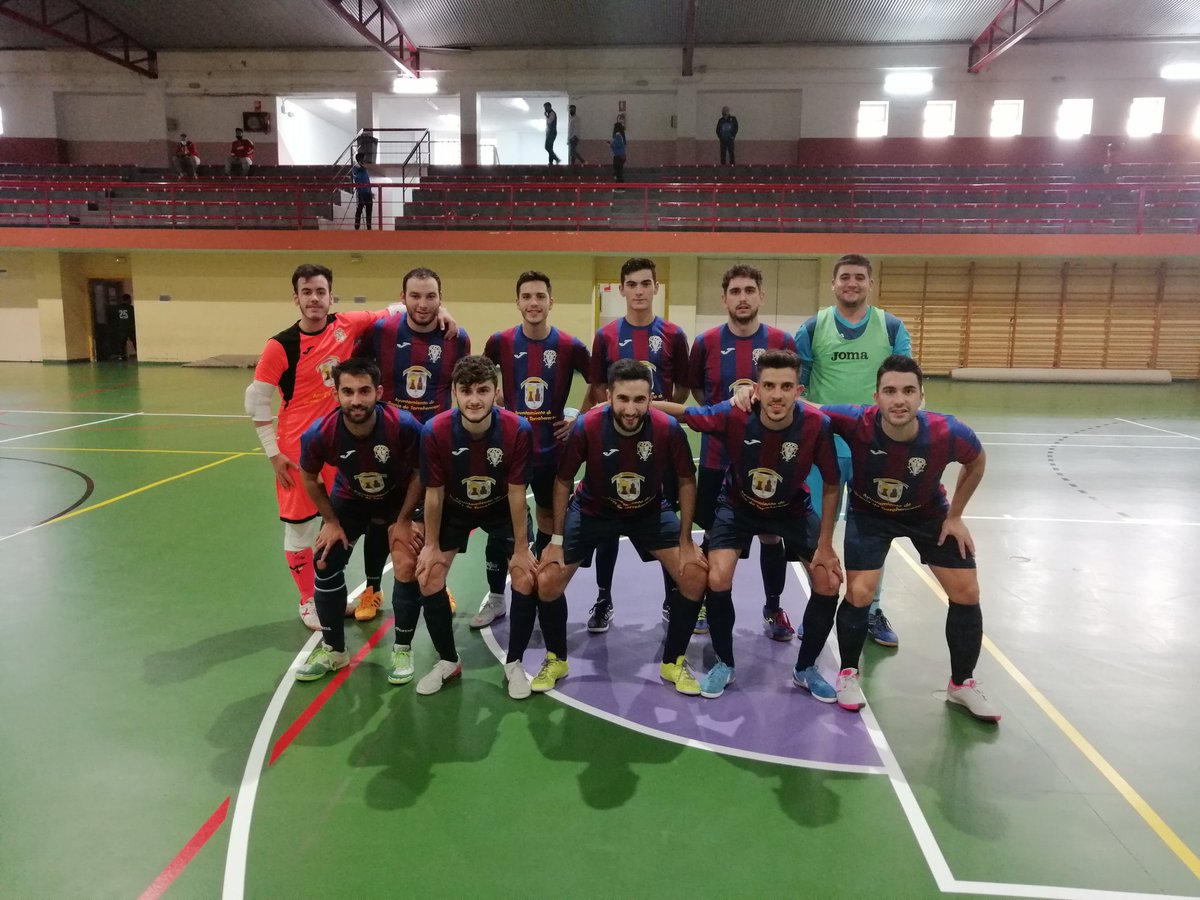 Final del partido. Magnífico resultado.
<a href="/PizarroCF1979/">Segurymat C.F.Pizarro</a> 2-9 <a href="/adgranjafutsal/">Granja Futsal</a>
Gracias al conjunto local por el trato y esperemos quede en un susto la lesión de <a href="/SergiogCano/">sergio garcia cano</a>.
⚽⚽⚽ <a href="/Juanmivm8/">Juanmi Vera Molina</a>
⚽⚽ <a href="/anheme1712/">Antonio Hernández</a>
⚽ <a href="/jesuspila9/">Jesus</a>
⚽ <a href="/Asanchezg11/">Antonio11</a>
⚽ <a href="/Sergiops_11/">Sergioo</a>
⚽ <a href="/alejand71699501/">Alex8</a>
