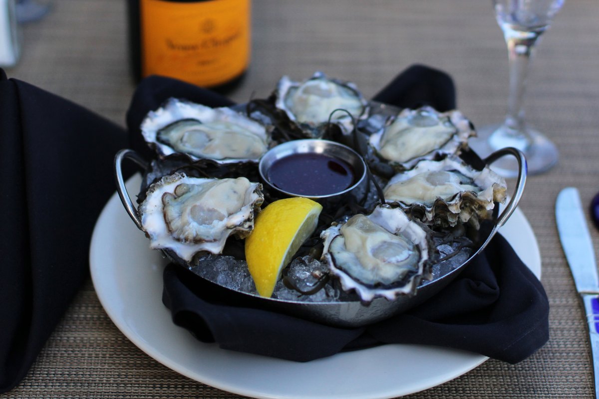 Looking for the perfect place for date night?
Let Salty's serve you, we would love to make the evening special!

Click the link to make reservation: saltys.com/social/twitter