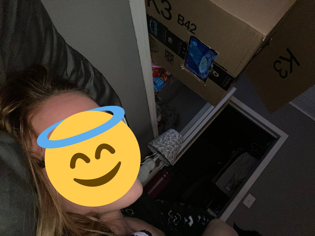 Taygore's tweet photo. I covered my face cuz I look a mess and was crying but this is the Switch set up he made for me. simply put I've never felt more loved or happy in a relationship https://t.co/G6AMxpwOb5