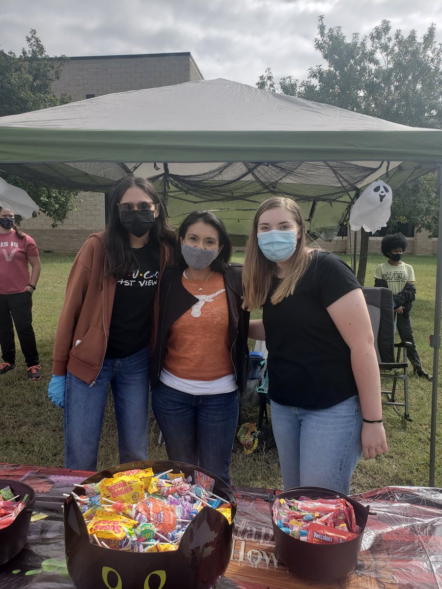 Join Stuco and other <a href="/EastViewHS/">East View HS</a> organizations today from 2-4 for a drive through Trunk or Treat experience!