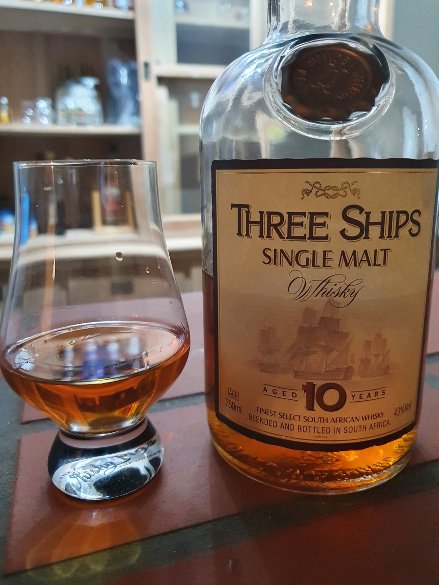 TheWhiskyMaker's tweet photo. A little emotional...our 12yr on its way to UK...we are almost an international brand!
Back to the original...distilled in 1989 at R&amp;B by Dave Akker.
I discovered it in '92, I wanted a millenium launch but settled for 2003.
#itallstartssomewhere
#SaturdayNightSip 
#proudlySA 🇿🇦 https://t.co/JlhqJgOBj6