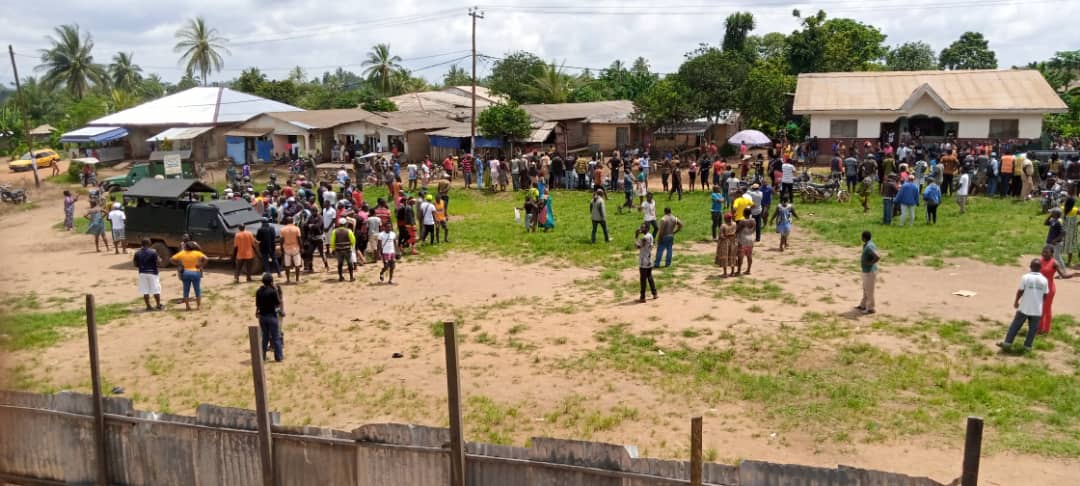 #EndAnglophoneCrisis
#Endbadleadership
#Stopthekillingofchildrenandstudents
#EndthewarinNorthWestandSouthWest
#Wecallfordailogueandpeace
#ProtectLives
#Stopthewarnow

#EndAnglophoneCrisis
#Stopthewarnow
#DailoguePeaceFirst
#KumbaBlackSaturday
#10000youths10000videos