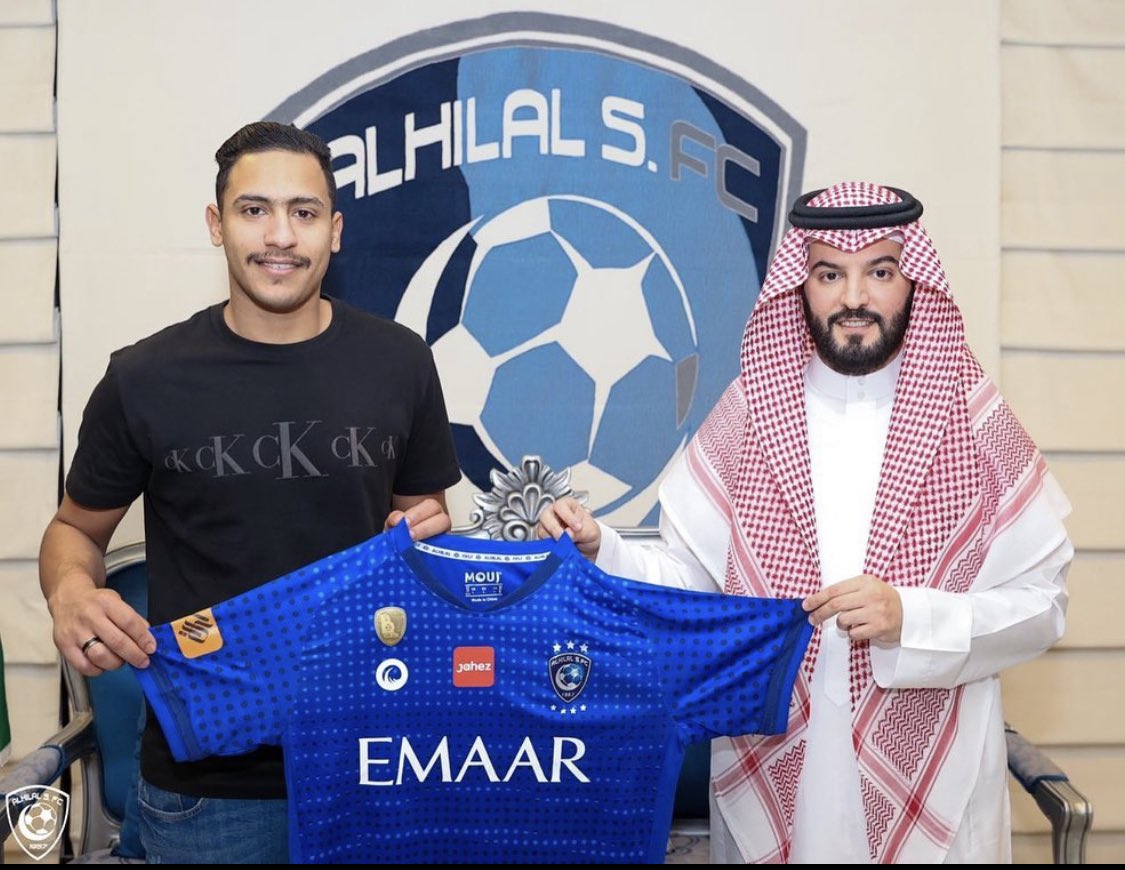 Habibalwatyan's tweet photo. من هنا يمكنك تحقيق احلامك بسم الله توكلنا على الله💙💙 @Alhilal_FC https://t.co/yeo6XtthCZ