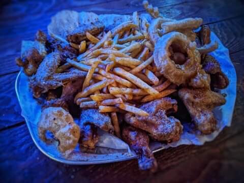 Nothing but top tier penny scran! But of course we paid more again ✊🏼❤️ TIPS FOR DIPS! #keeptheindustryafloat 🏴‍☠️🦜 <a href="/shipsandgigs/">Ships&Giggles</a> @AndyMacsBar