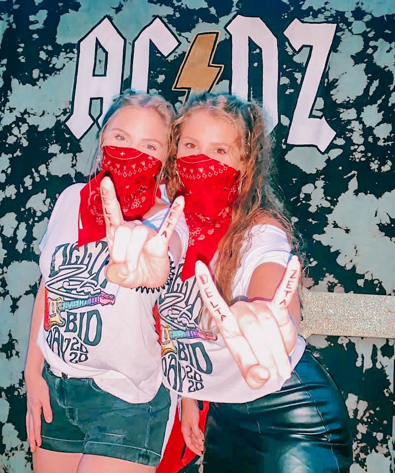 EKUDeltaZeta's tweet photo. 𝙷𝚊𝚙𝚙𝚢 𝙵𝚘𝚞𝚗𝚍𝚎𝚛𝚜 𝙳𝚊𝚢 𝙳𝚎𝚕𝚝𝚊 𝚉𝚎𝚝𝚊!
·
·
Today we celebrate 118 years of friendship, sisterhood, and forever family. We are so honored to be apart of this amazing sisterhood and are thankful for it everyday. @DeltaZetaNatl #throwback https://t.co/T4E50ftC97