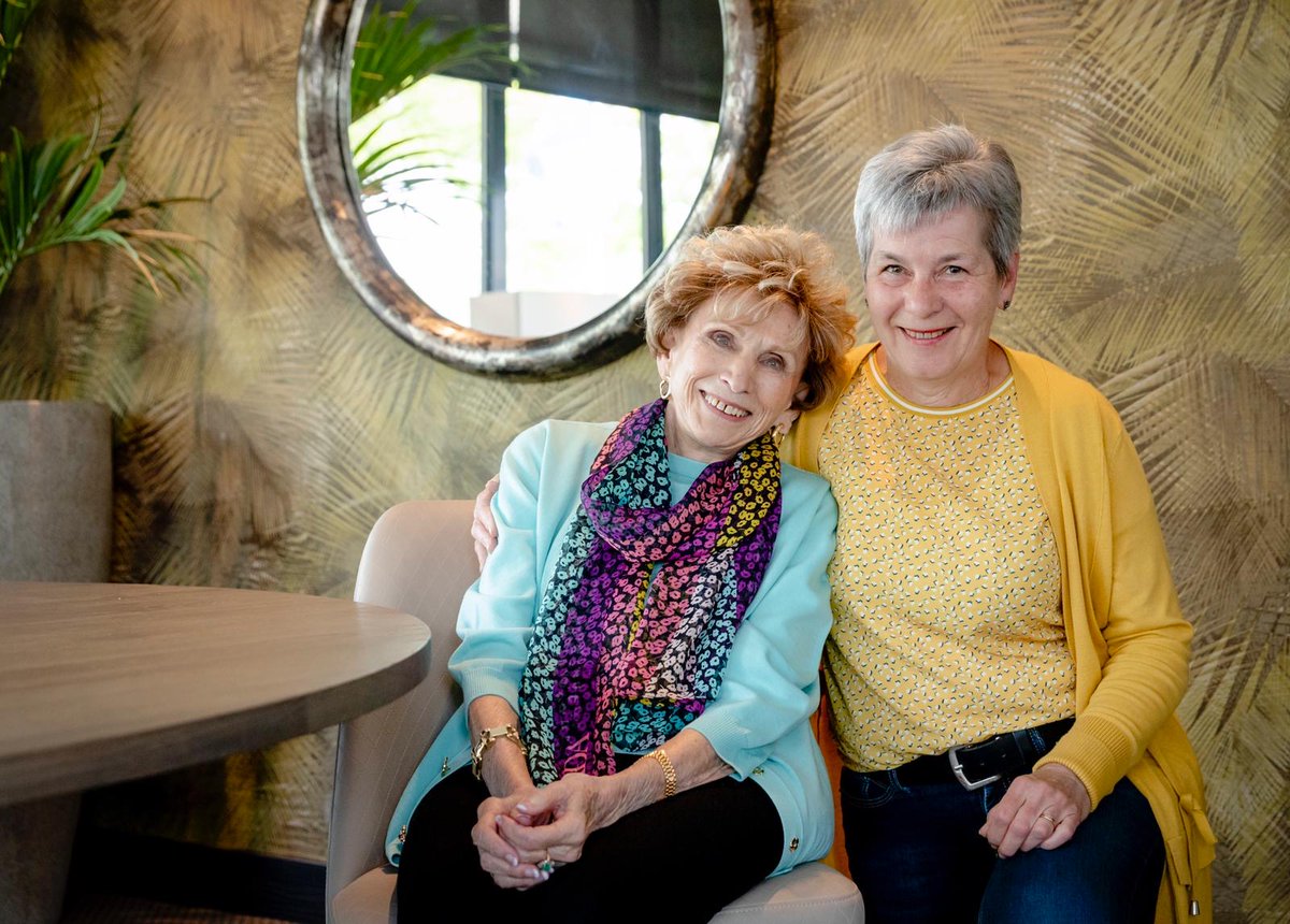 <a href="/jacobineop2/">KRO-NCRV Jacobine op 2</a>  sprak op <a href="/NPO2/">NPO 2</a>  met <a href="/DrEdithEger1/">Dr. Edith Eger</a> . 93 jaar maar spot on, over levensvragen, zingeving, vergeving, overlevingsenergie, jezelf ten dienste stellen en niet 'je tent opzetten' in de duisternis. Ze weet steeds beter de kern te raken. lnkd.in/dFMZFQs