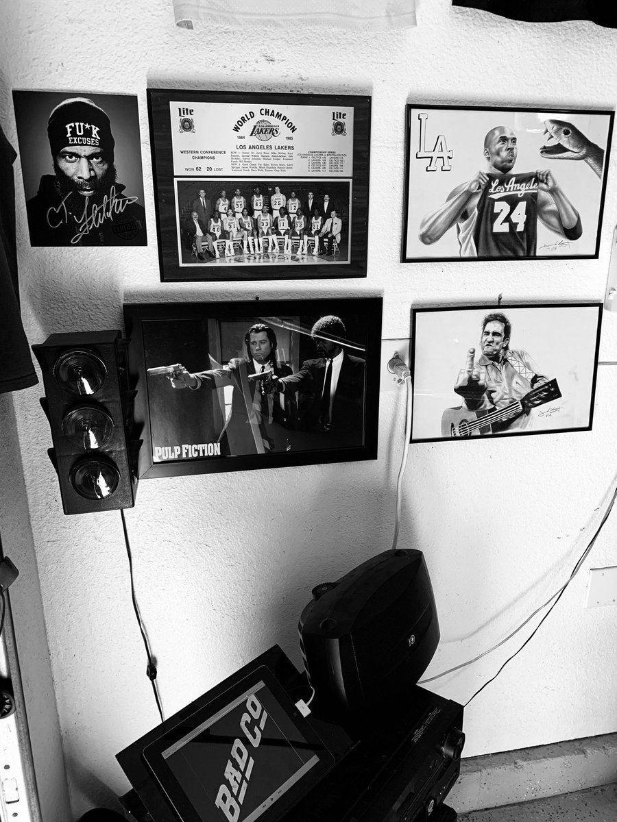 U8Training's tweet photo. 🖤 BAD COMPANY 🖤 @CTFletcherISYMF @JamesWorthy42 @MagicJohnson @SamuelLJackson @JohnnyCash @kobebryant @lakers & “Vincent Vega” John Travolta. 8 and The Ones #8andTheOne https://t.co/v1TyGGROBI