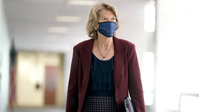 thehill's tweet photo. #BREAKING: Murkowski will vote to confirm Barrett to Supreme Court next week https://t.co/GrcrlmtoT8 https://t.co/iDISKASkBK