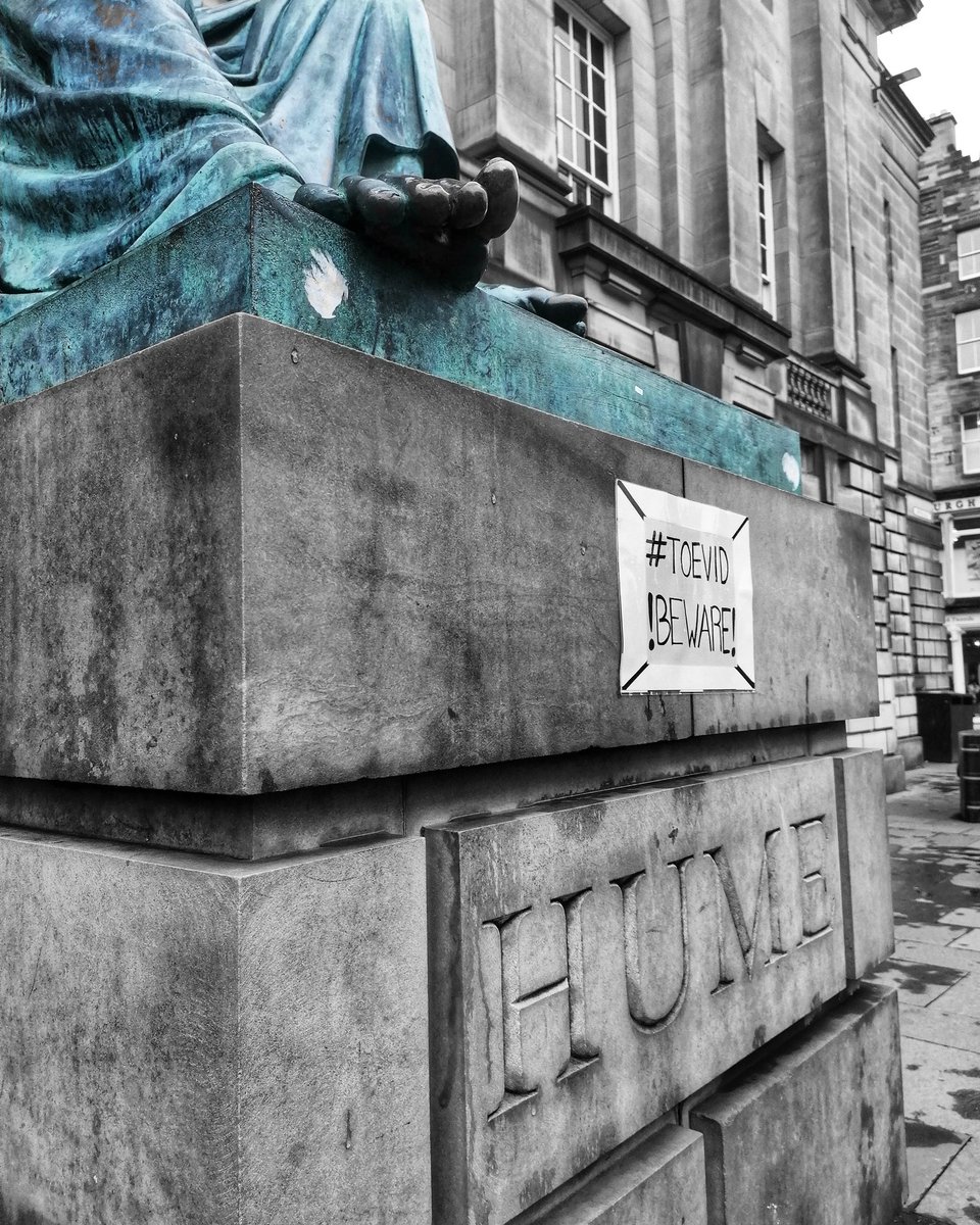 KatrinaMilne's tweet photo. What Covid-19 looks like in Edinburgh.
#toevid #edinburgh #royalmile
#davidhume https://t.co/Cg4yPHF2Qg