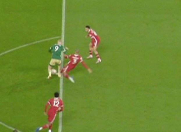 GODheald's tweet photo. Tonight’s quiz spot the clear and obvious error #LIVSHU https://t.co/QIIrLAixPy