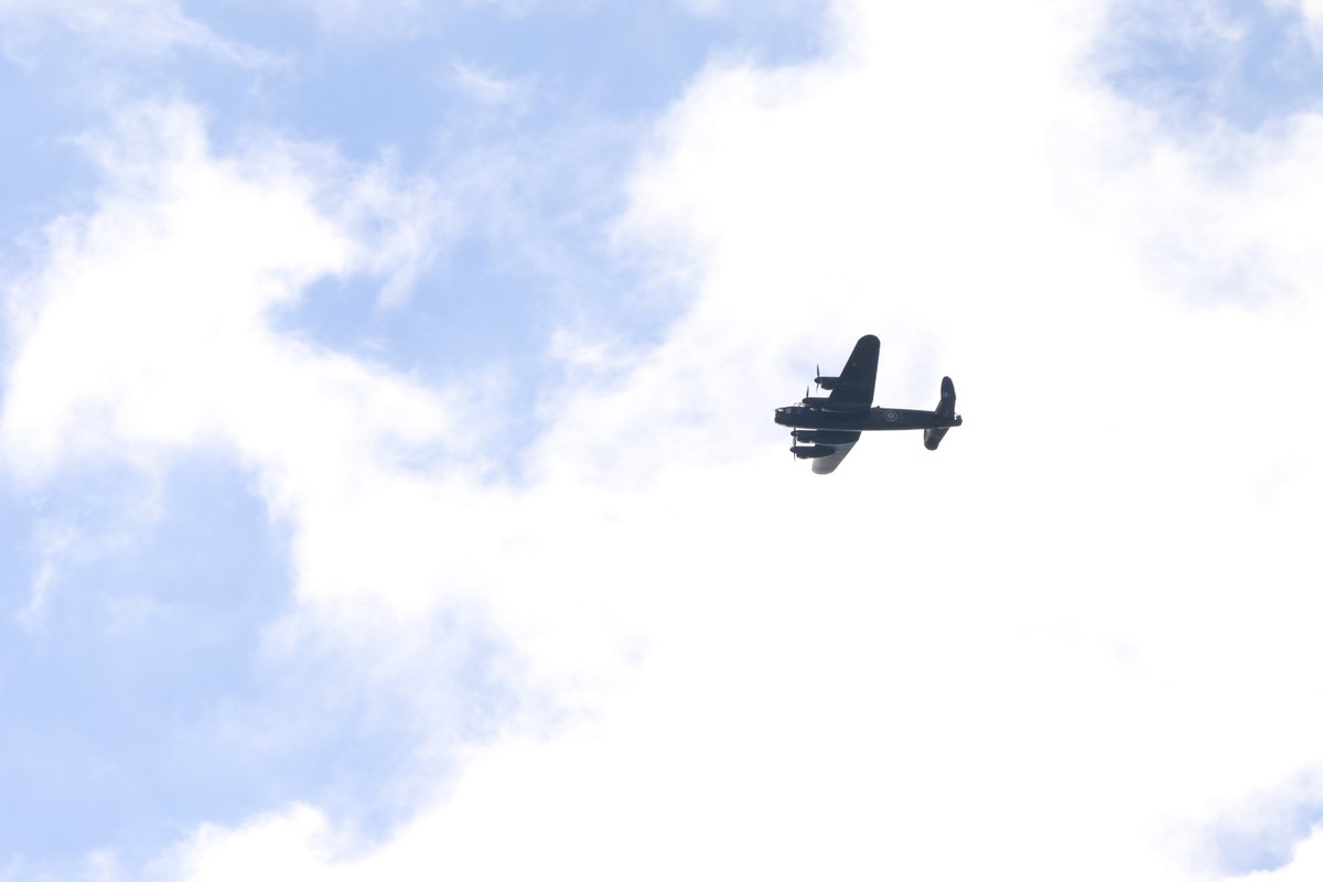 cesarbuenob's tweet photo. @CWHM #Avro #Lancasterbomber under a beautiful sunny day #Toronto https://t.co/DpxuVOuOdF