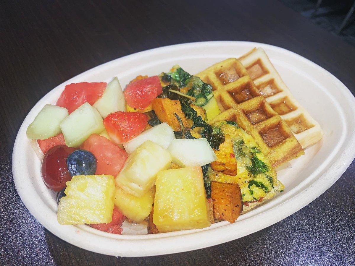 SenateSquareDC's tweet photo. @TryHungry Served an amazing Harvest Brunch this morning in the Senate Square community! https://t.co/eJSD7zMfvn